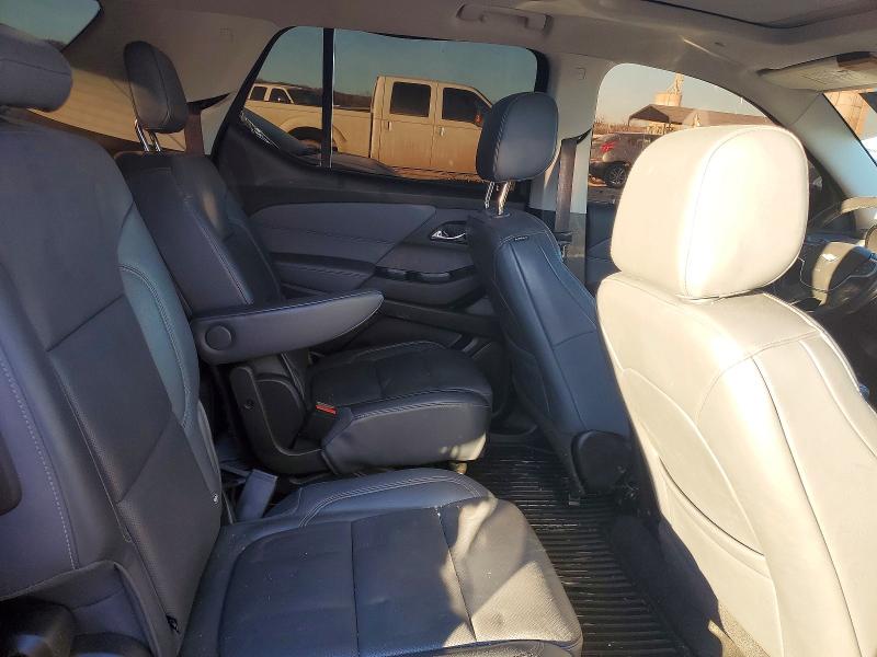 Photo 11 from auction – 2018 CHEVROLET TRAVERSE with VIN 1GNERKKW9JJ104529