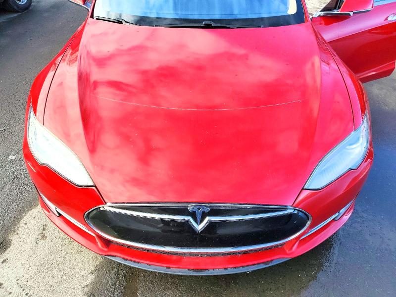 Photo 11 from auction – 2013 TESLA MODEL S with VIN 5YJSA1DN6DFP09413