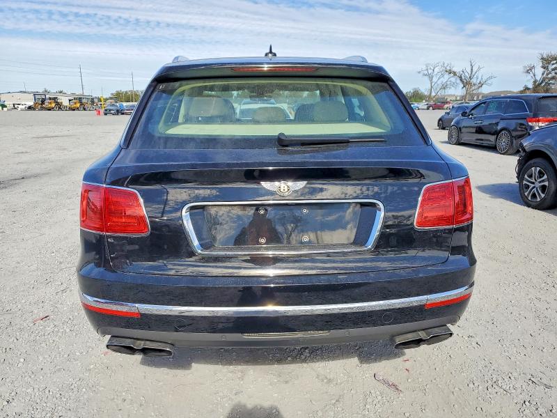 Photo 6 from auction – 2020 BENTLEY BENTAYGA with VIN SJAAM2ZV0LC027884