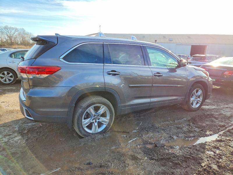 Photo 3 from auction – 2017 TOYOTA HIGHLANDER with VIN 5TDDGRFH5HS027332