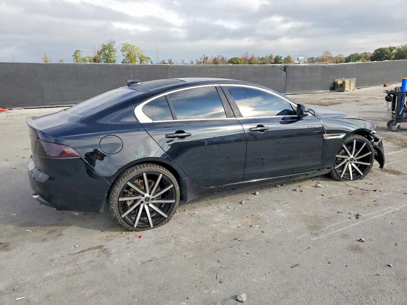 Photo 3 from auction – 2019 JAGUAR XE with VIN SAJAR4FX3KCP48394