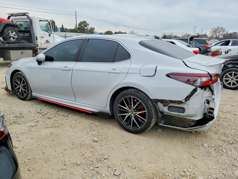 Photo 2 from auction – 2022 TOYOTA CAMRY with VIN 4T1G11AK0NU040964