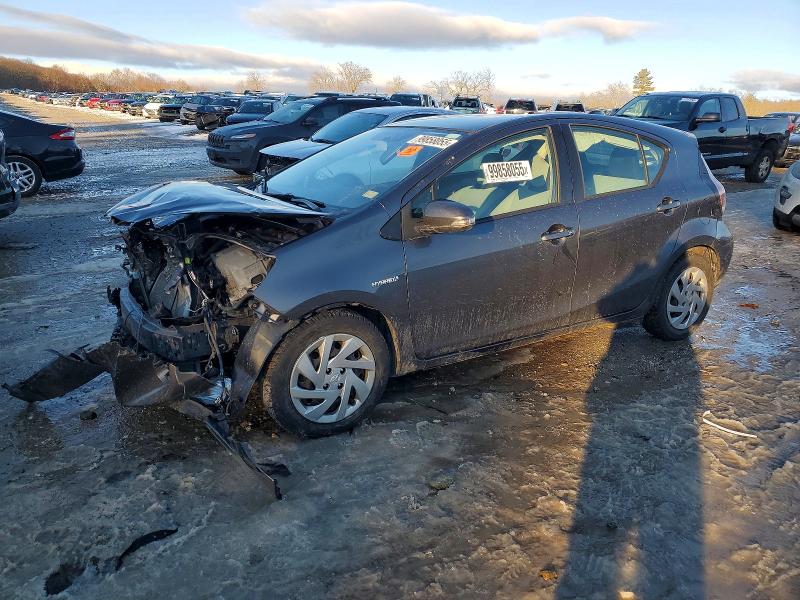 TOYOTA PRIUS C 2015 with VIN JTDKDTB39F1090953 - Photo from auction