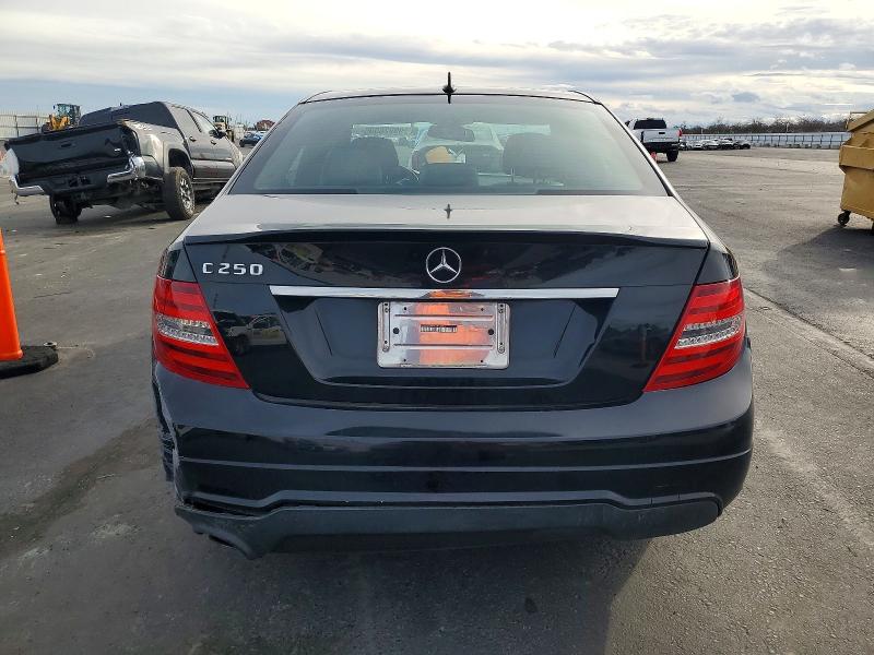 Photo 6 from auction – 2014 MERCEDES-BENZ C with VIN WDDGF4HB8EA964766