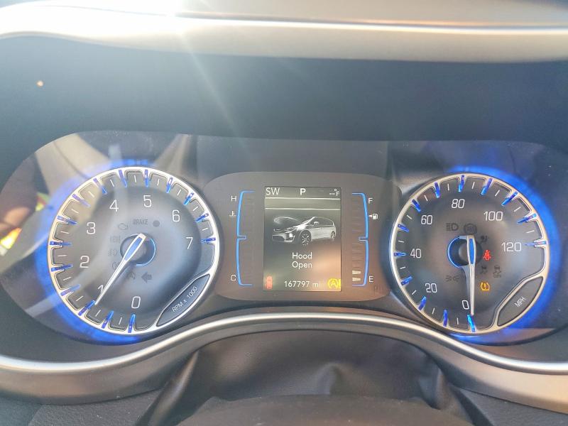 Photo 9 from auction – 2017 CHRYSLER PACIFICA T with VIN 2C4RC1DG5HR676778