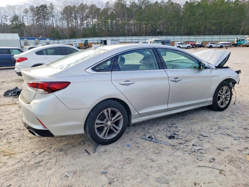 Photo 3 from auction – 2018 HYUNDAI SONATA with VIN 5NPE34AF9JH672392