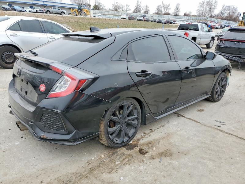 Photo 3 from auction – 2018 HONDA CIVIC SPOR with VIN SHHFK7G47JU210909