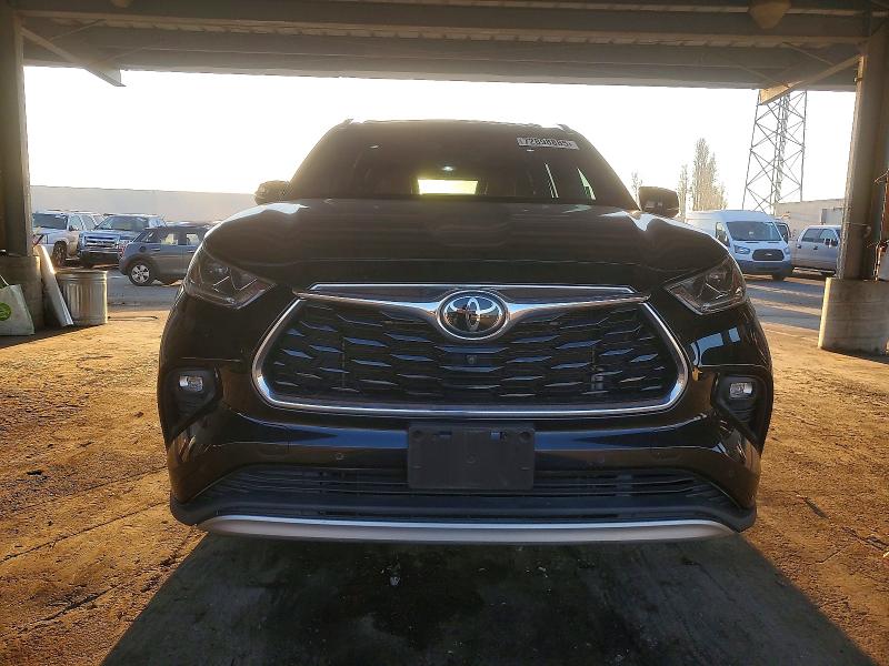 Photo 5 from auction – 2021 TOYOTA HIGHLANDER with VIN 5TDFZRBH7MS149516