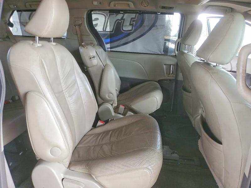 Photo 11 from auction – 2011 TOYOTA SIENNA XLE with VIN 5TDYK3DC4BS012834