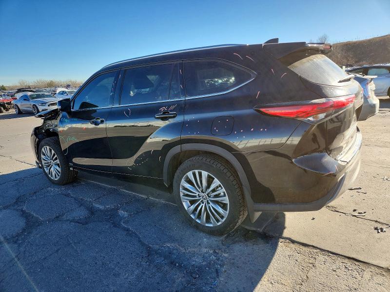 Photo 2 from auction – 2021 TOYOTA HIGHLANDER with VIN 5TDEBRCH3MS070049