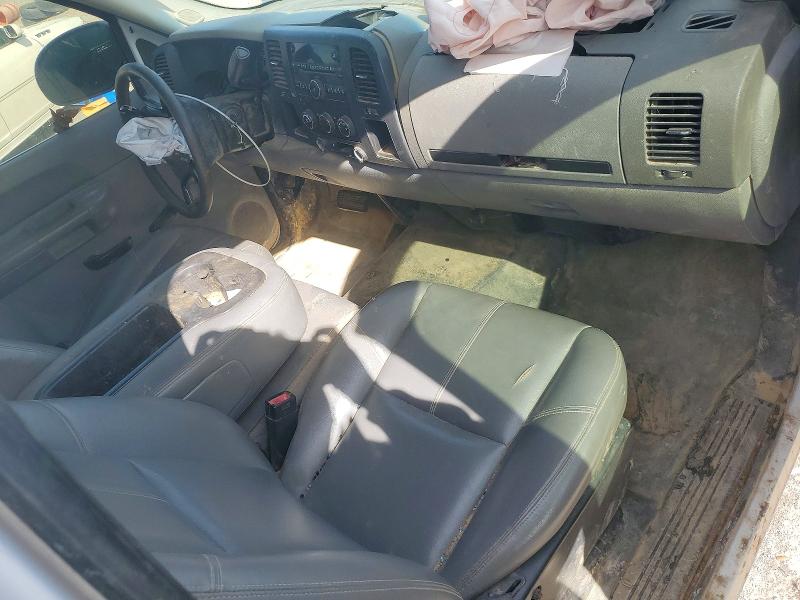 Photo 8 from auction – 2009 CHEVROLET SILVERADO with VIN 1GCEC19019E121738
