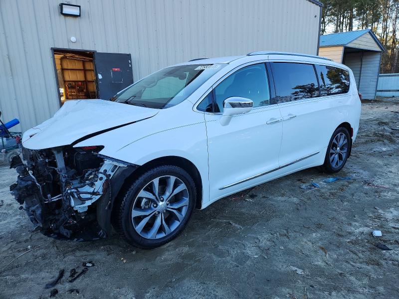 CHRYSLER PACIFICA L 2017 with VIN 2C4RC1GG3HR607891 - Photo from auction