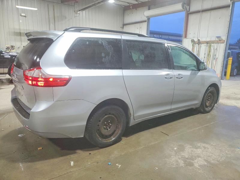 Photo 3 from auction – 2016 TOYOTA SIENNA LE with VIN 5TDJK3DC0GS132428