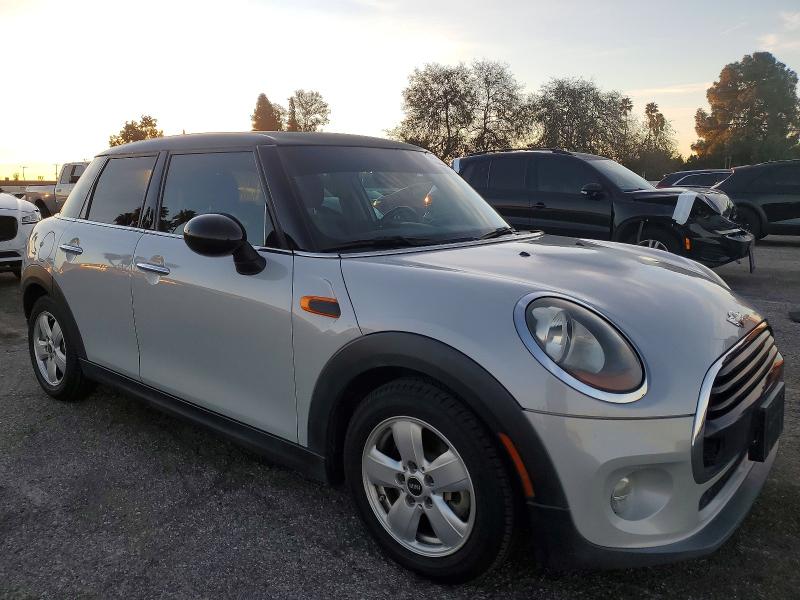 Photo 4 from auction – 2016 MINI COOPER with VIN WMWXU1C57G2E16917