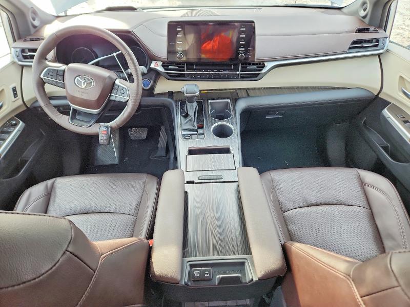 Photo 8 from auction – 2024 TOYOTA SIENNA LIM with VIN 5TDERKEC2RS185947