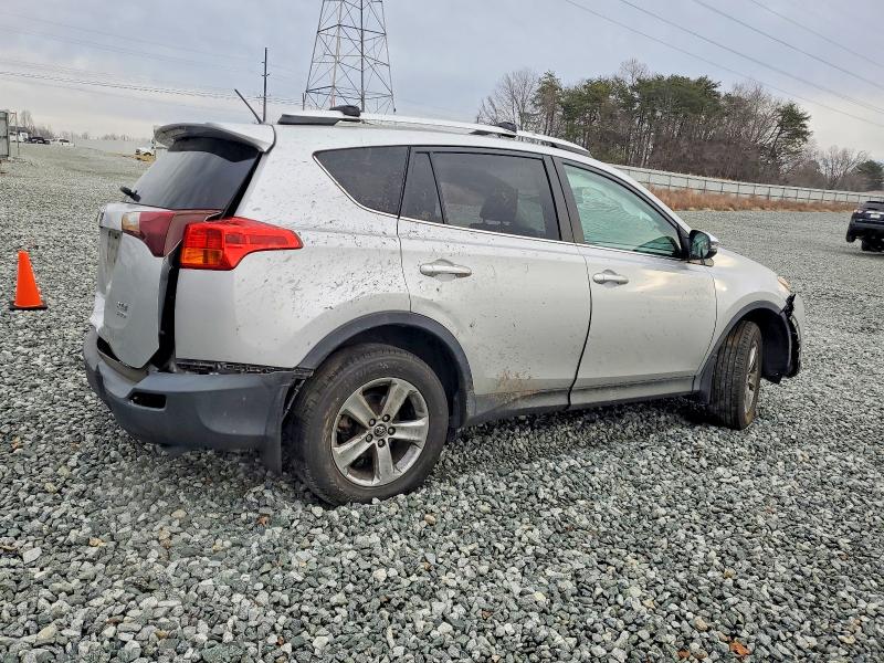 Photo 3 from auction – 2015 TOYOTA RAV4 XLE with VIN 2T3RFREV3FW400525