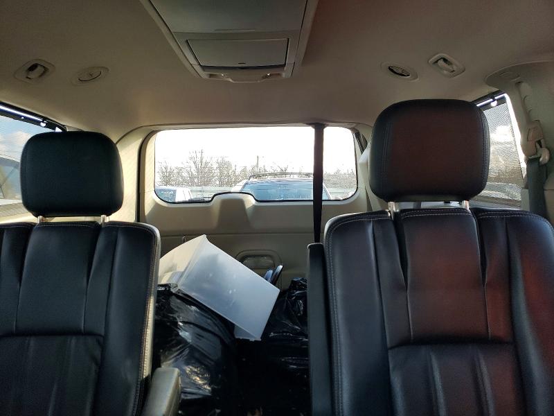 Photo 10 from auction – 2012 CHRYSLER TOWN & COU with VIN 2C4RC1CG5CR245660