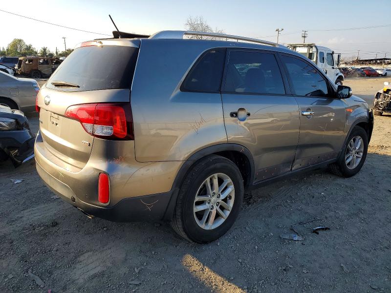 Photo 3 from auction – 2015 KIA SORENTO LX with VIN 5XYKT4A60FG658110