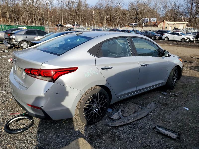 Фото 3 с аукциона – 2018 HYUNDAI ACCENT LIM с VIN 3KPC34A36JE034263
