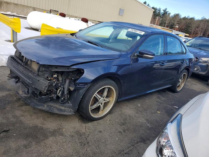VOLKSWAGEN PASSAT S 2015 with VIN 1VWAT7A3XFC106523 - Photo from auction