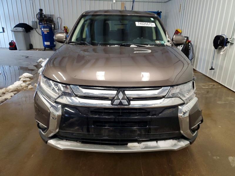 Photo 5 from auction – 2018 MITSUBISHI OUTLANDER with VIN JA4AZ3A32JZ043573