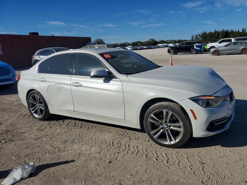 Photo 4 from auction – 2018 BMW 330 with VIN WBA8B9C54JEE81612