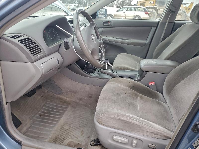 Photo 7 from auction – 2004 TOYOTA CAMRY LE with VIN JTDBE32K940271428