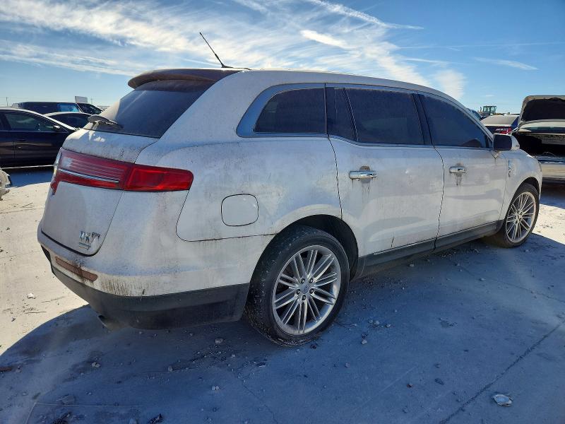 Photo 3 from auction – 2013 LINCOLN MKT with VIN 2LMHJ5AT5DBL50816