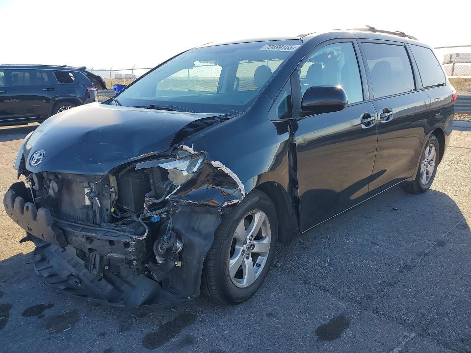TOYOTA SIENNA LE 2015 with VIN 5TDKK3DC8FS535902 - Photo from auction