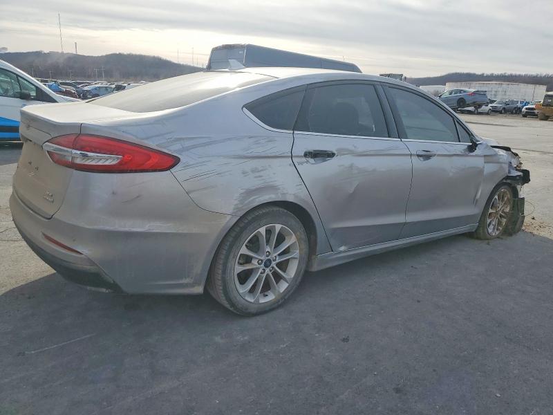 Photo 3 from auction – 2020 FORD FUSION with VIN 3FA6P0LU4LR151065