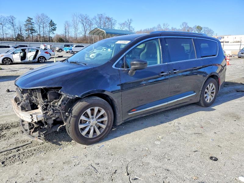 Photo 1 from auction – 2018 CHRYSLER PACIFICA T with VIN 2C4RC1BG4JR275215