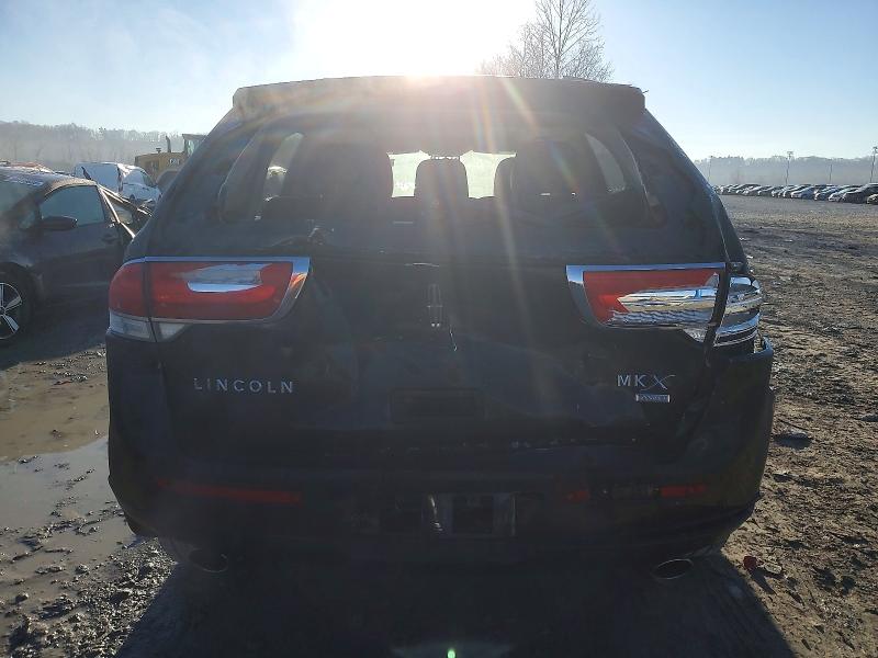 Photo 6 from auction – 2011 LINCOLN MKX with VIN 2LMDJ8JK6BBJ18942