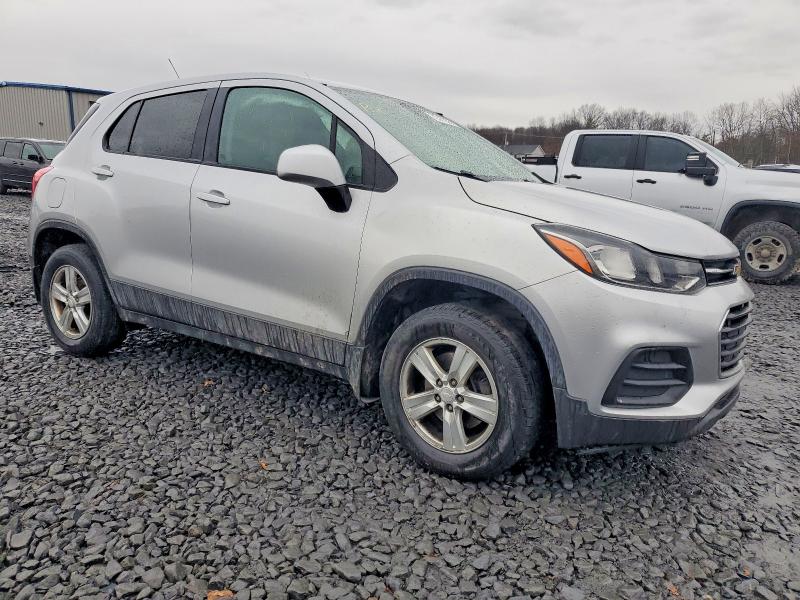 Photo 4 from auction – 2019 CHEVROLET TRAX LS with VIN 3GNCJNSB3KL285652