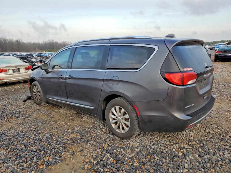Photo 2 from auction – 2018 CHRYSLER PACIFICA with VIN 2C4RC1BG6JR118947