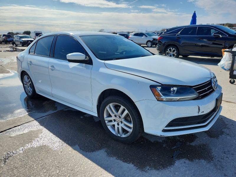 Photo 4 from auction – 2018 VOLKSWAGEN JETTA S with VIN 3VW2B7AJ2JM251973