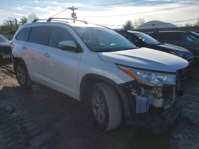 Foto 4 de la subasta – 2014 TOYOTA HIGHLANDER con VIN 5TDJKRFH1ES034856
