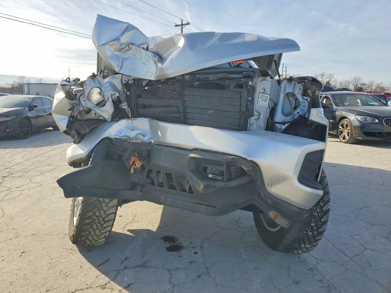 Photo 5 from auction – 2021 CHEVROLET SILVERADO with VIN 1GCPYBEK2MZ453227