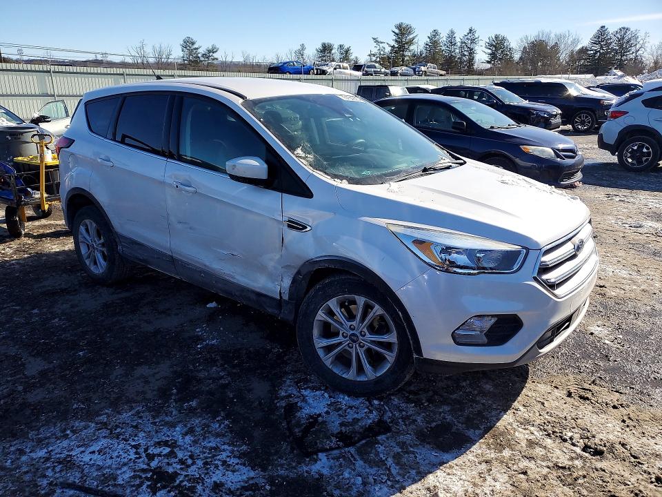 Photo 4 from auction – 2019 FORD ESCAPE with VIN 1FMCU9GD7KUA48875