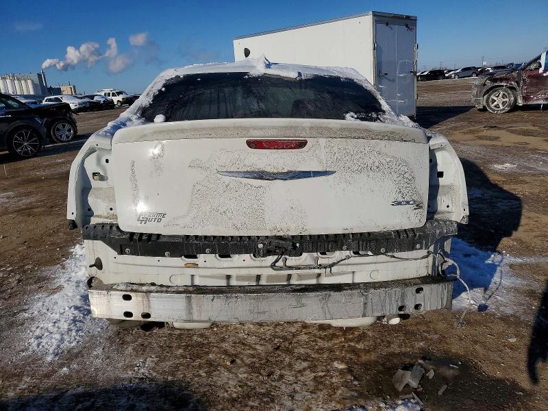 Photo 6 from auction – 2018 CHRYSLER 300 with VIN 2C3CCABG0JH204013