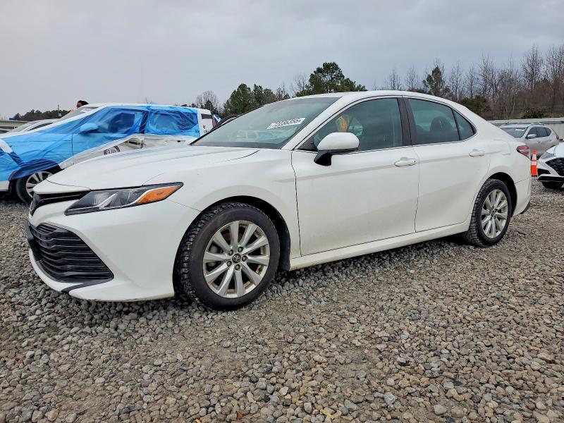 TOYOTA CAMRY L 2018 with VIN 4T1B11HK4JU545299 - Photo from auction