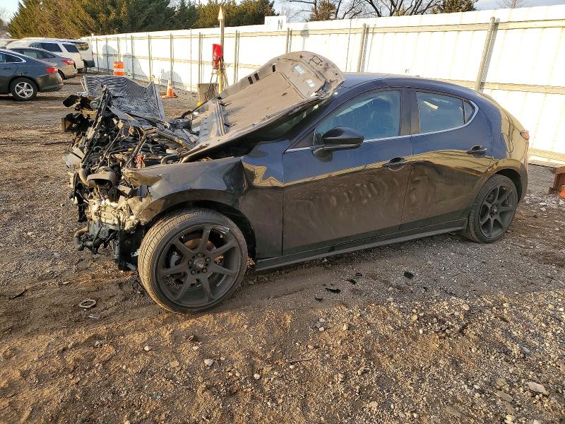 MAZDA 3 2019 with VIN JM1BPAMM3K1118600 - Photo from auction