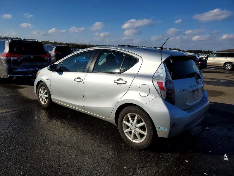 Photo 2 from auction – 2014 TOYOTA PRIUS C with VIN JTDKDTB33E1563602