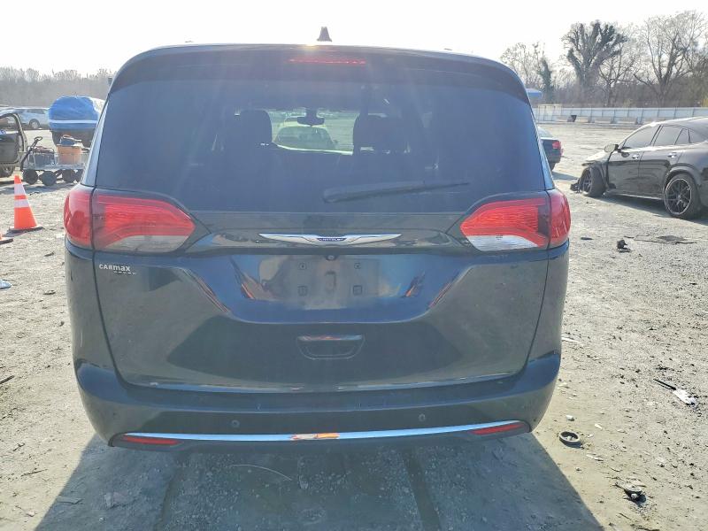 Photo 6 from auction – 2018 CHRYSLER PACIFICA T with VIN 2C4RC1BG4JR275215