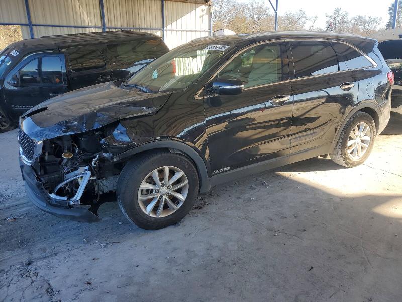 KIA SORENTO LX 2016 with VIN 5XYPGDA55GG137998 - Photo from auction