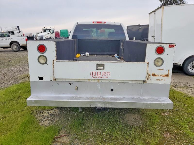 Photo 6 from auction – 2009 GMC SIERRA C35 with VIN 1GDHC79KX9E110847