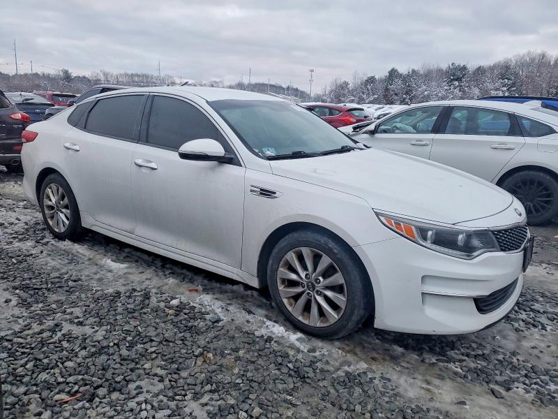 Photo 4 from auction – 2016 KIA OPTIMA with VIN 5XXGU4L37GG066988