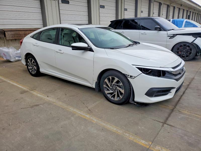 Фото 4 с аукциона – 2016 HONDA CIVIC с VIN 19XFC2F78GE085639
