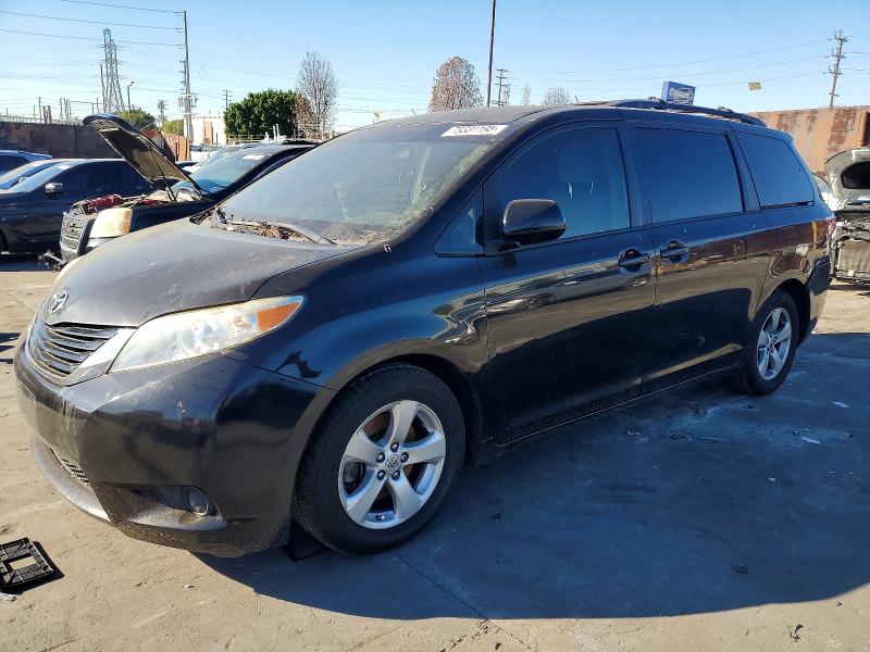 Photo 1 from auction – 2016 TOYOTA SIENNA LE with VIN 5TDKK3DC2GS732050