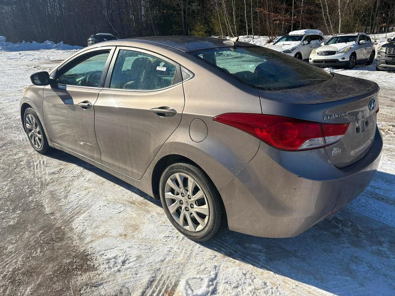 Photo 3 from auction – 2011 HYUNDAI ELANTRA GL with VIN 5NPDH4AE8BH008347