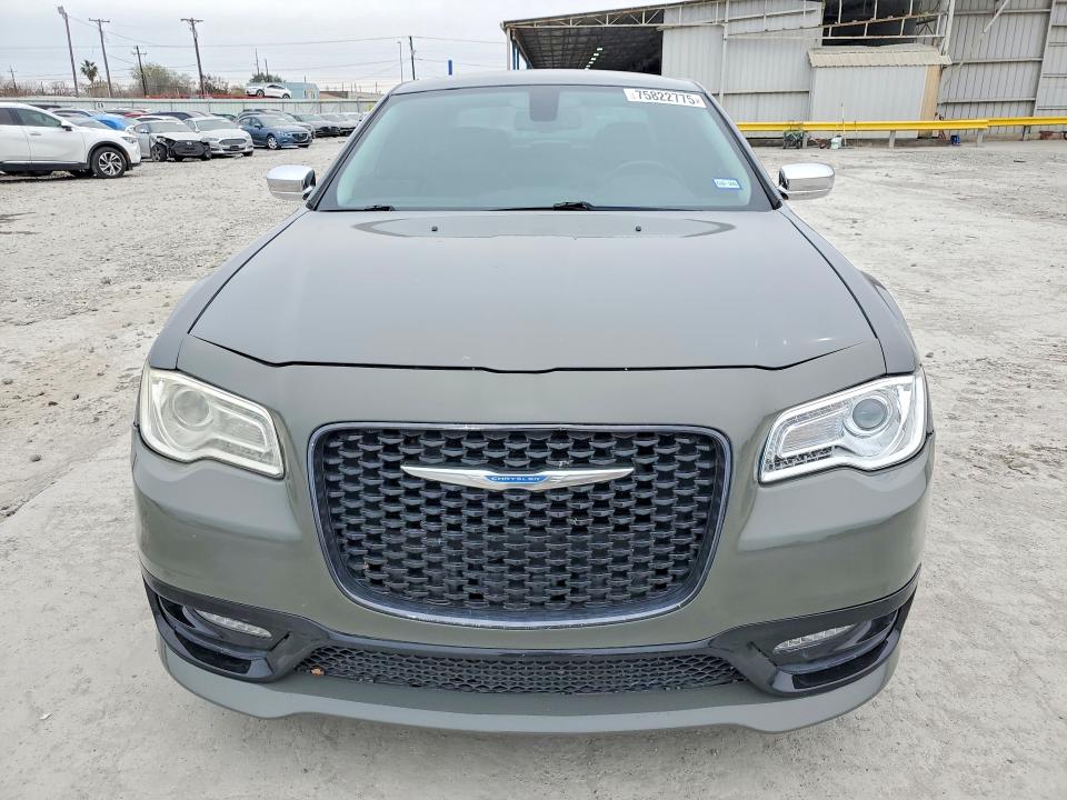 Photo 5 from auction – 2018 CHRYSLER 300 LIMITE with VIN 2C3CCAEG4JH222882